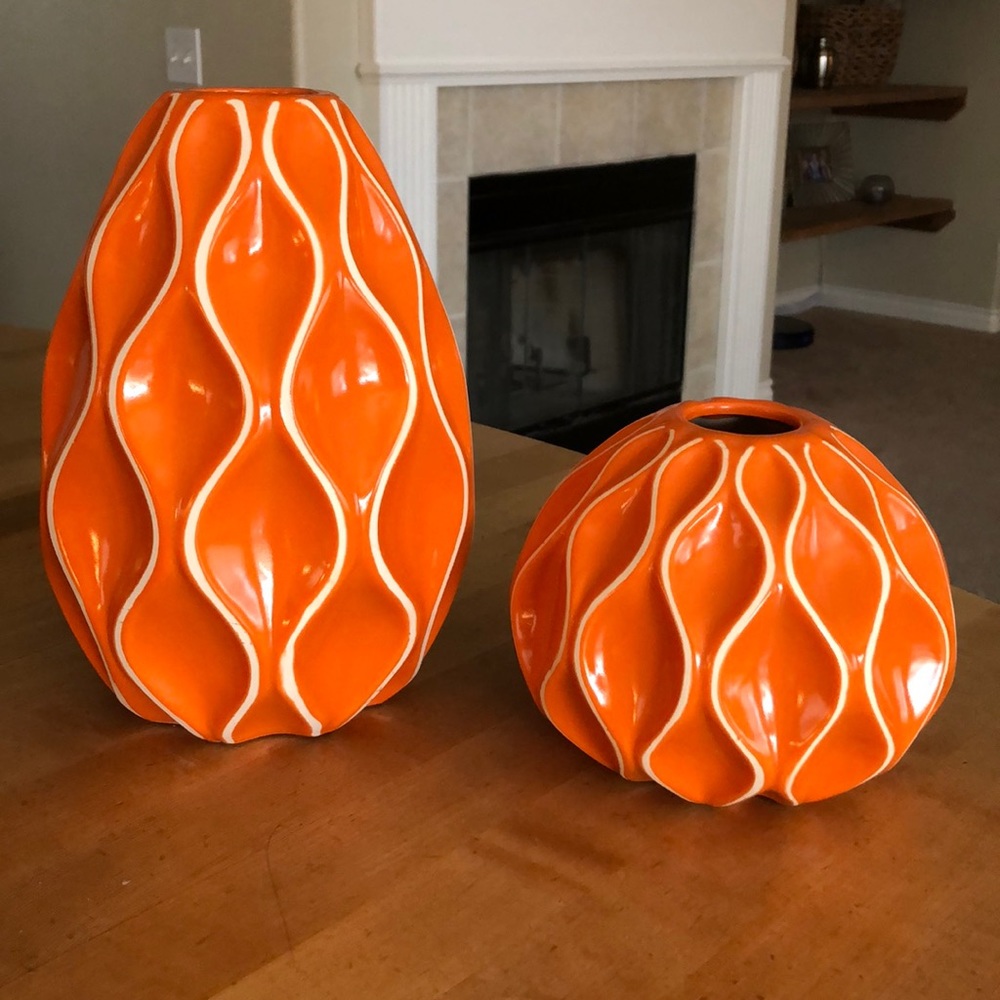 Orange wave vases